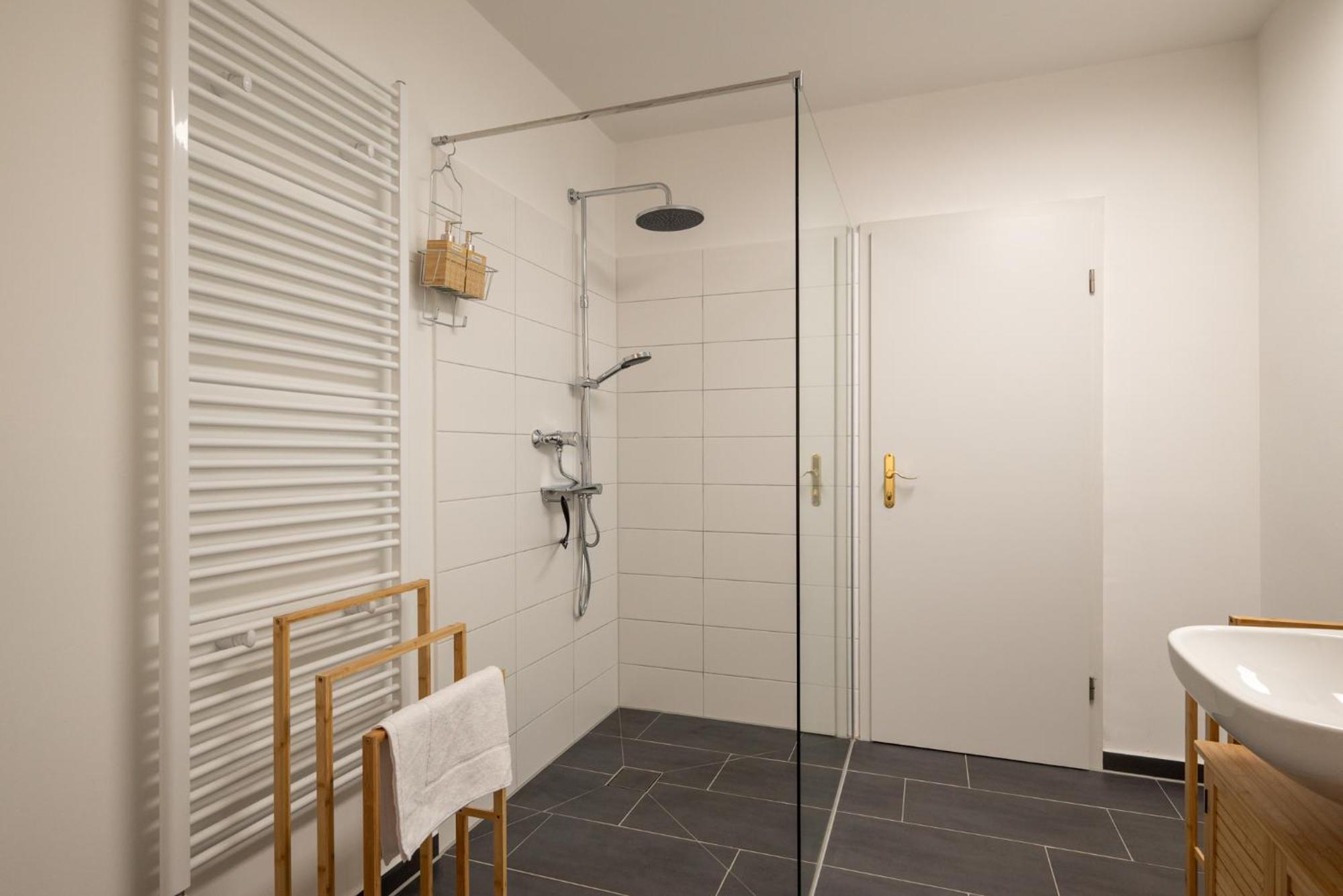 Leipzig Mitte - 2 Parkplaetze - Koselig Apartments Extérieur photo